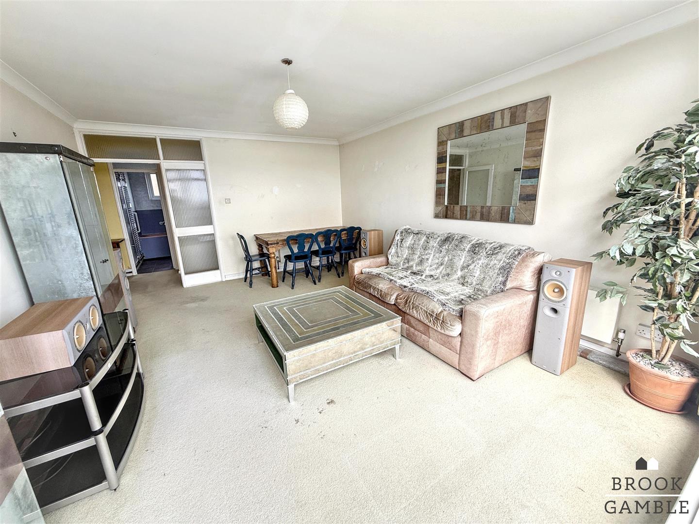 1 Bedroom Apartment. Arundel Road in Eastbourne,  9